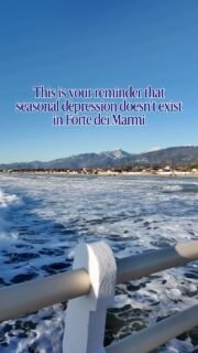 Seasonal depression? Not in Forte dei Marmi. ☀️🌊

Here, winter still means golden sunsets, salty air, and long walks by the sea. Proof that sometimes the best therapy is sunshine and horizon views.

If you know, you know. ✨

#ForteDeiMarmi #Versilia #WinterSun #SeaTherapy #DolceVitaTuscany