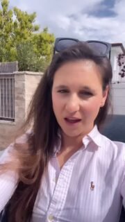 I found the villa. I always do.

But here’s the truth behind the scenes:
sometimes colleagues share opportunities… without sharing the address.
Not out of strategy — out of fear. Fear that I might go directly to the owner and take the full commission.

I don’t work that way.

I believe in discreet, fair, and transparent collaboration.
Equal value. Equal respect. Equal distribution.

Because true luxury isn’t just about the property —
it’s about how you do business.

For my clients, this means one thing:
no matter how hidden, off-market, or protected a villa may be…
I will find it — correctly, professionally, and with integrity.

Quietly. Elegantly. Effectively.

If you’re quietly searching for the right property,
you’ll find my website in the bio.

I’ll take care of the rest — discreetly.

#fortedeimarmi #fortedeimarmivillas #versilialuxury #tuscanyvillas #tuscanyrealestate