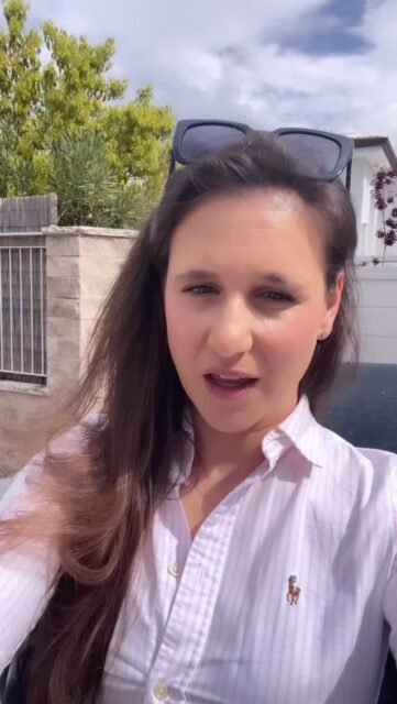 I found the villa. I always do.But here’s the truth behind the scenes:sometimes colleagues share opportunities… without sharing the address.Not out of strategy — out of fear. Fear that I might go directly to the owner and take the full commission.I don’t work that way.I believe in discreet, fair, and transparent collaboration.Equal value. Equal respect. Equal distribution.Because true luxury isn’t just about the property —it’s about how you do business.For my clients, this means one thing:no matter how hidden, off-market, or protected a villa may be…I will find it — correctly, professionally, and with integrity.Quietly. Elegantly. Effectively.If you’re quietly searching for the right property,you’ll find my website in the bio.I’ll take care of the rest — discreetly.#fortedeimarmi #fortedeimarmivillas #versilialuxury #tuscanyvillas #tuscanyrealestate